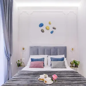 Deluxe , Rome Italy