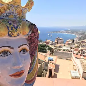 https://amartia-la-fanciulla-apartment.taorminaitalyhotels.com